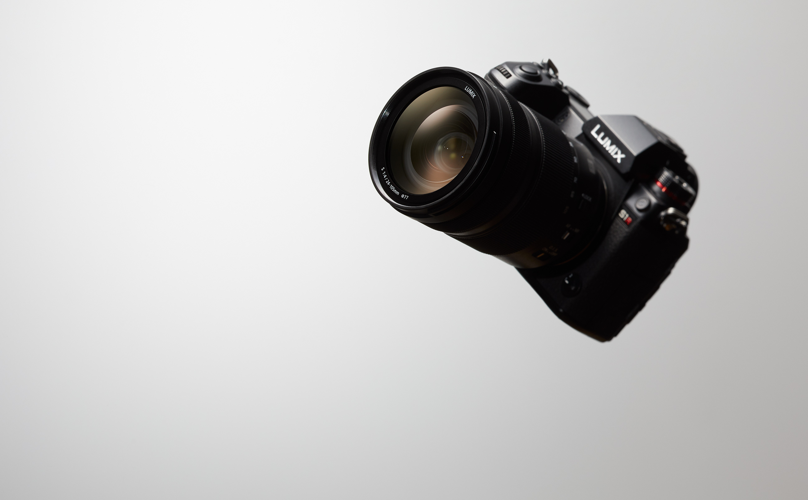 デジタルカメラ LUMIX Sシリーズ - Panasonic Design - Panasonic