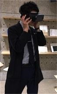 VRを用いた認知症体験会04.png