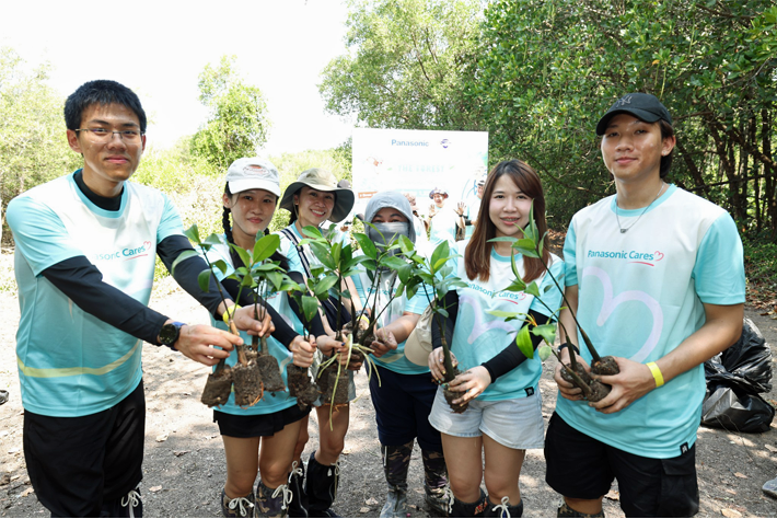 Thailand: Collaboration with Football Club to Restore Mangrove Forests
