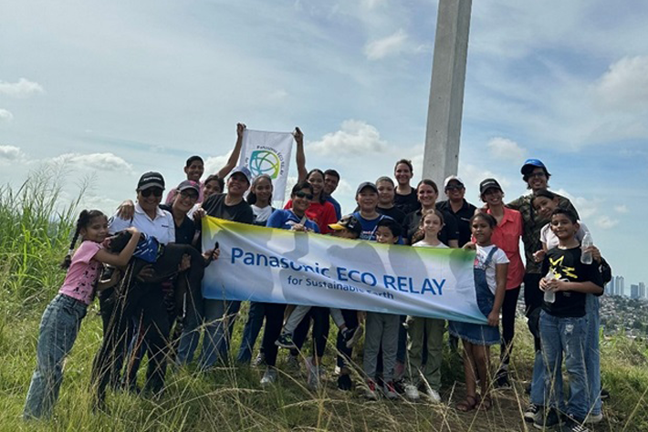 Panama: Employees Engage in Tree Planting