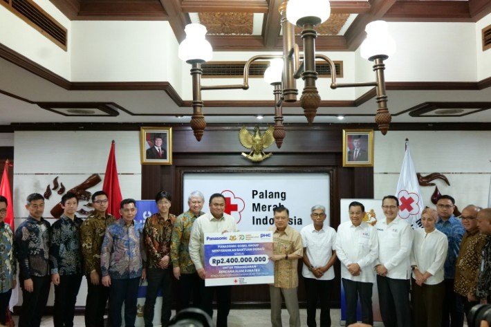 Indonesia ：Supporting Communities Affected by Floods and Landslides in Sumatra-- Panasonic Gobel Group Provides Humanitarian Assistance --