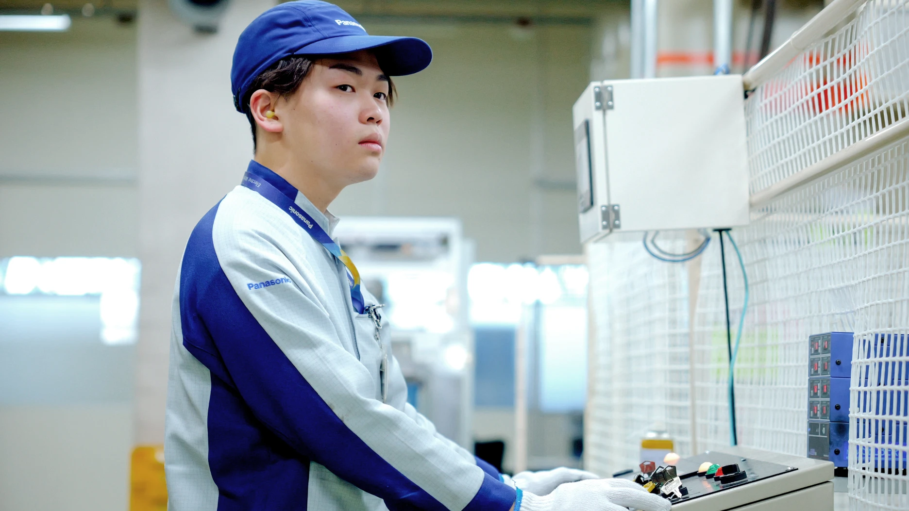 写真：パナソニック エレクトリックワークスの社員（職種：製造）