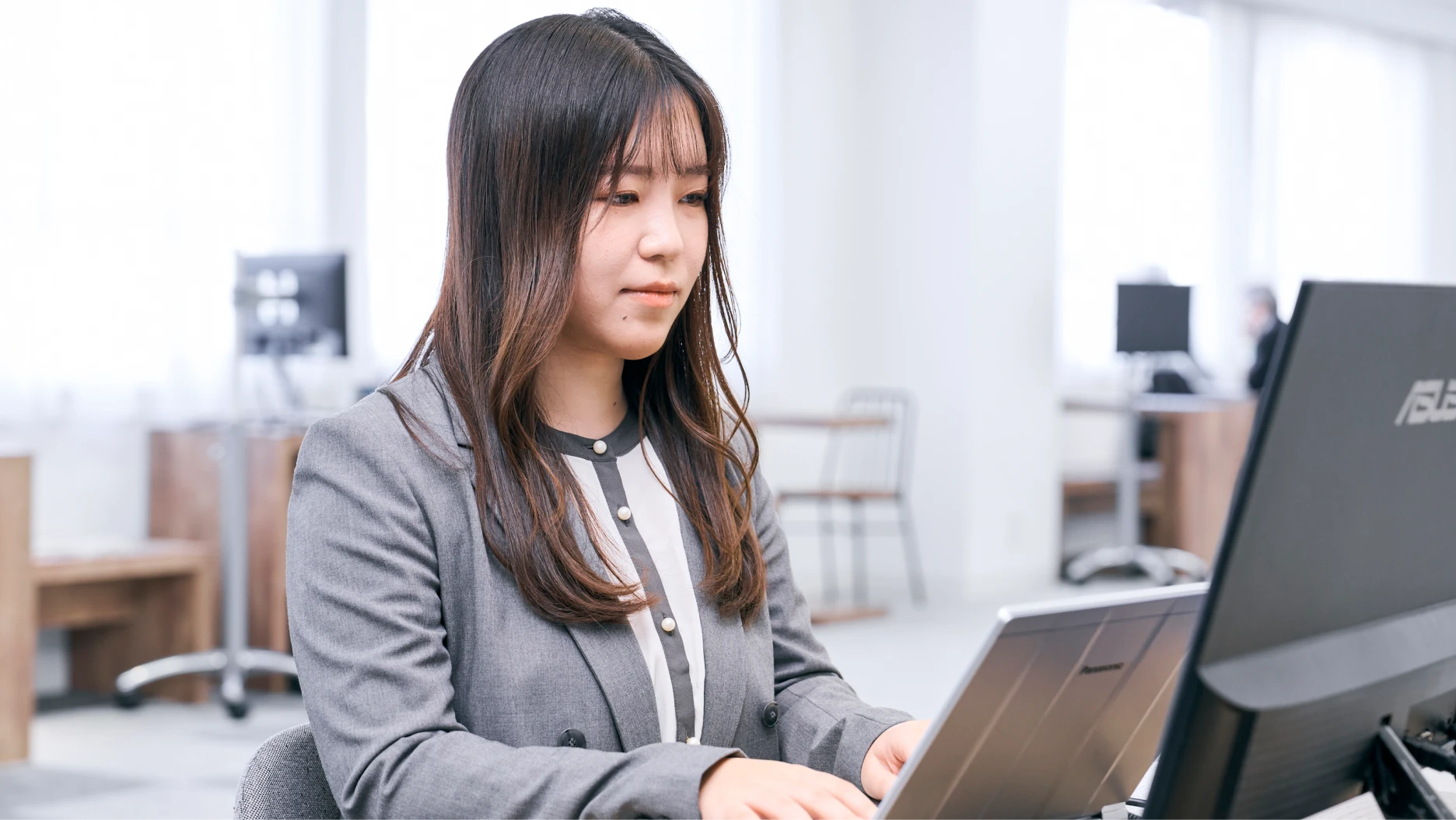 写真：パナソニック エレクトリックワークスの社員（職種：情報システム​）