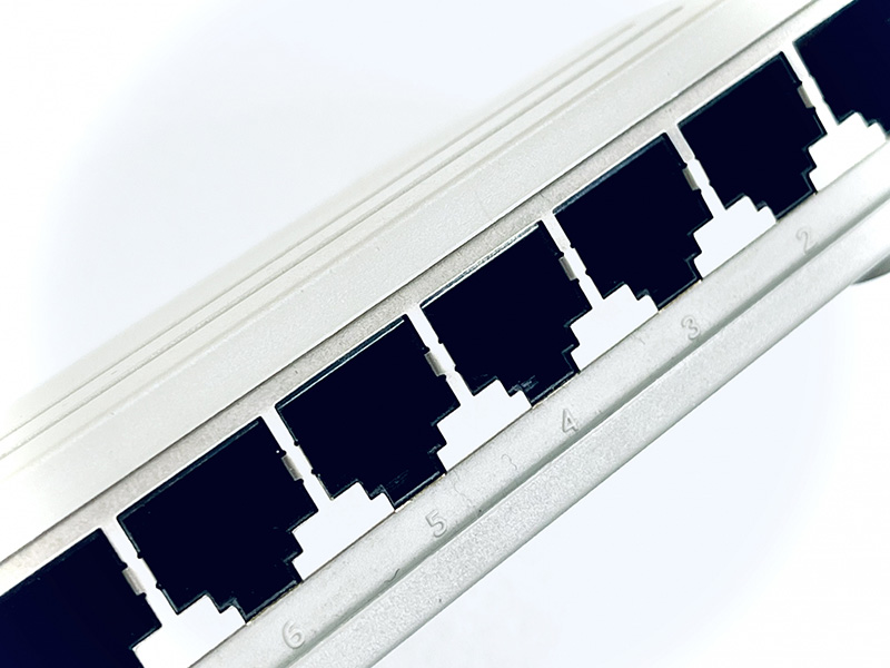 そもそもスイッチングハブ（PoE）とは？