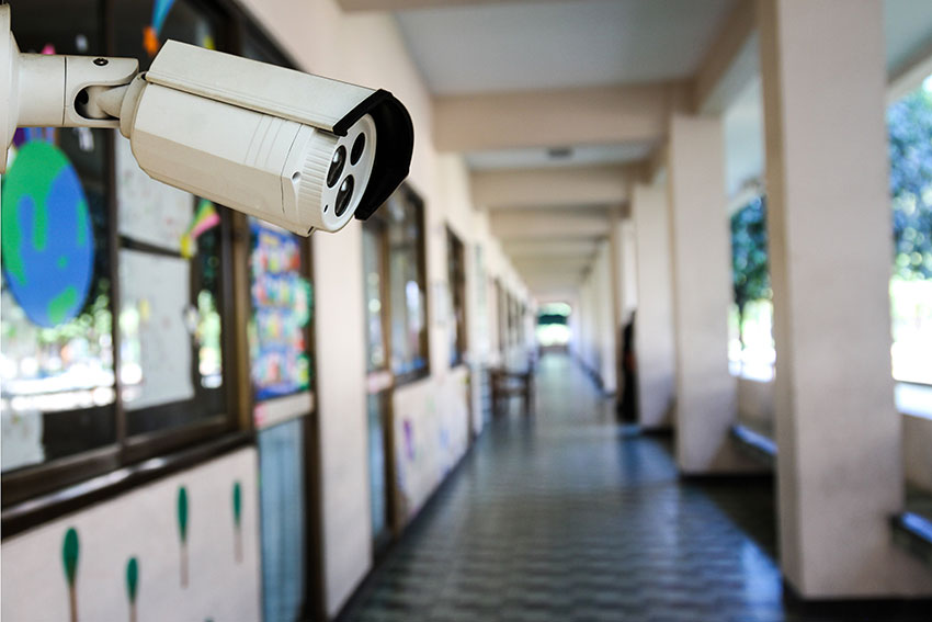 学校に設置する防犯カメラはどの種類がオススメ？
