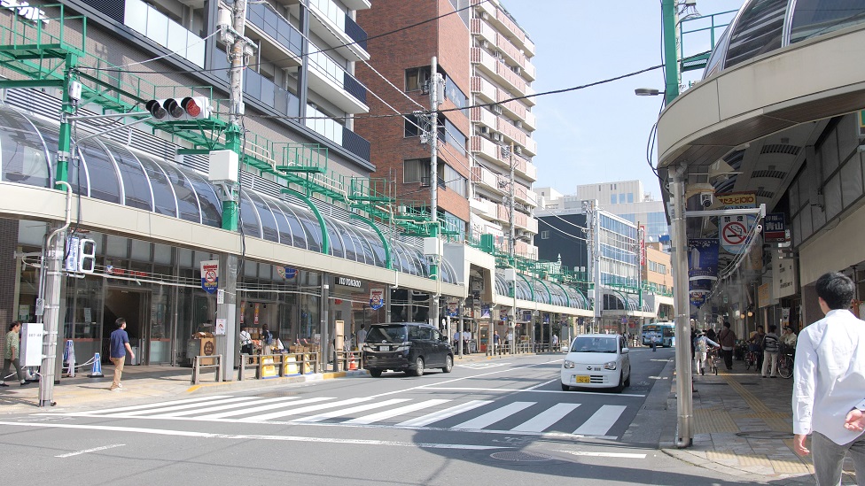 商店街に設置されたパナソニックのミストシステム