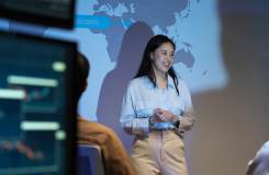 調達をしている人