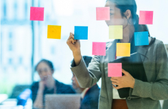 商品企画をしている人