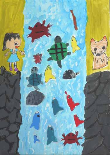 川の中を見ている私