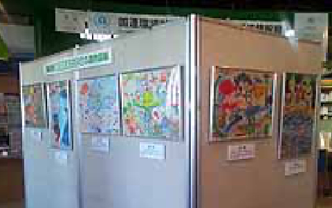 当社ブース内の環境絵画展示風景