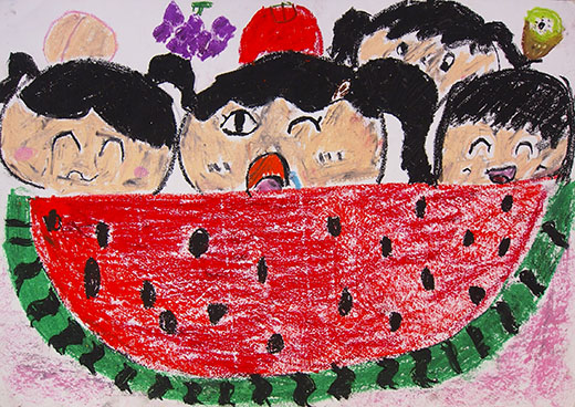 今年もおばあちゃんの家で、大きな大きなスイカを食べたよ