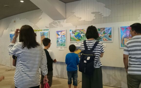 多くの方に展示を見ていただきました