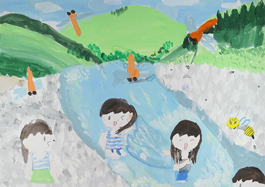 きれいな川で水あそび