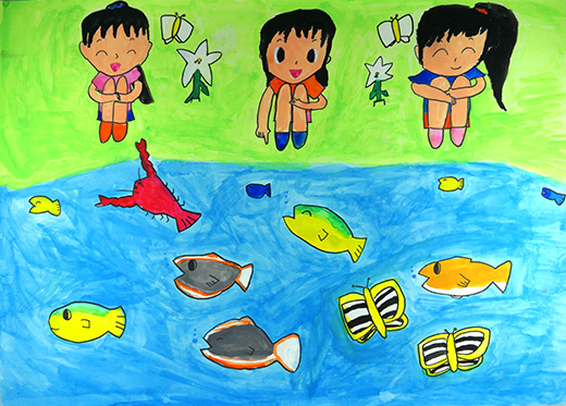 元気な川の生き物と花