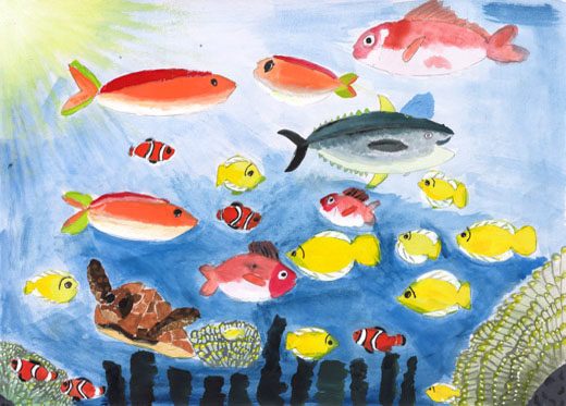 きれいな海で遊ぶ魚たち