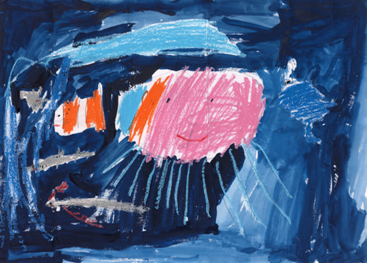 海の生きものがみんな楽しく泳いでいるところ