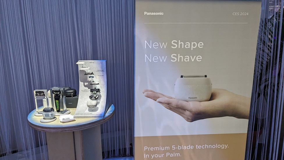 Panasonic palm in shaver