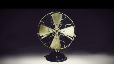 日本初の量産型交流12インチ扇風機「タイフーン」の画像