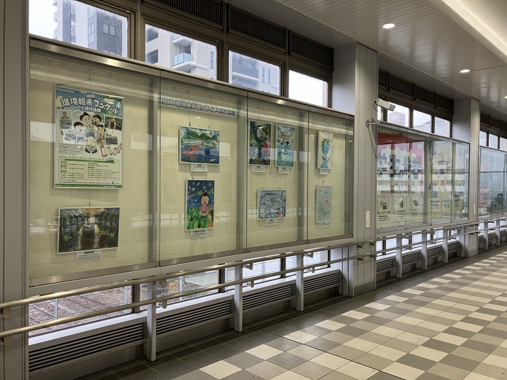 JR春日井駅　自由通路展示コーナー