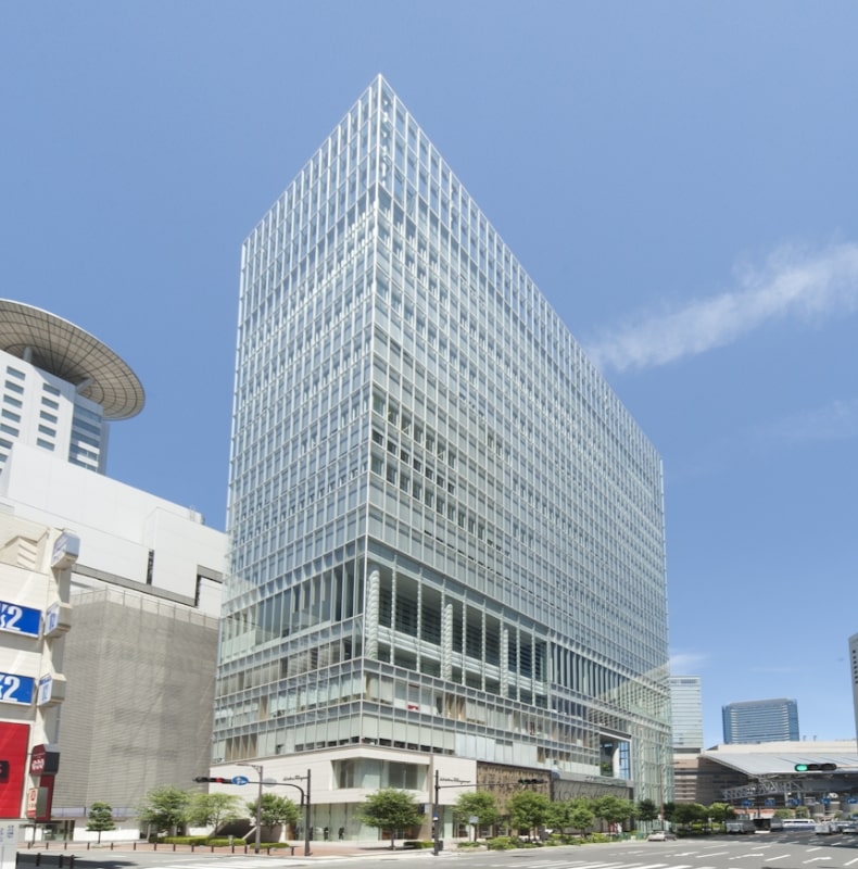 SOLUTIONS GATE OSAKA UMEDA が入る梅田ヒルトンプラザウエストオフィスタワーの外観画像