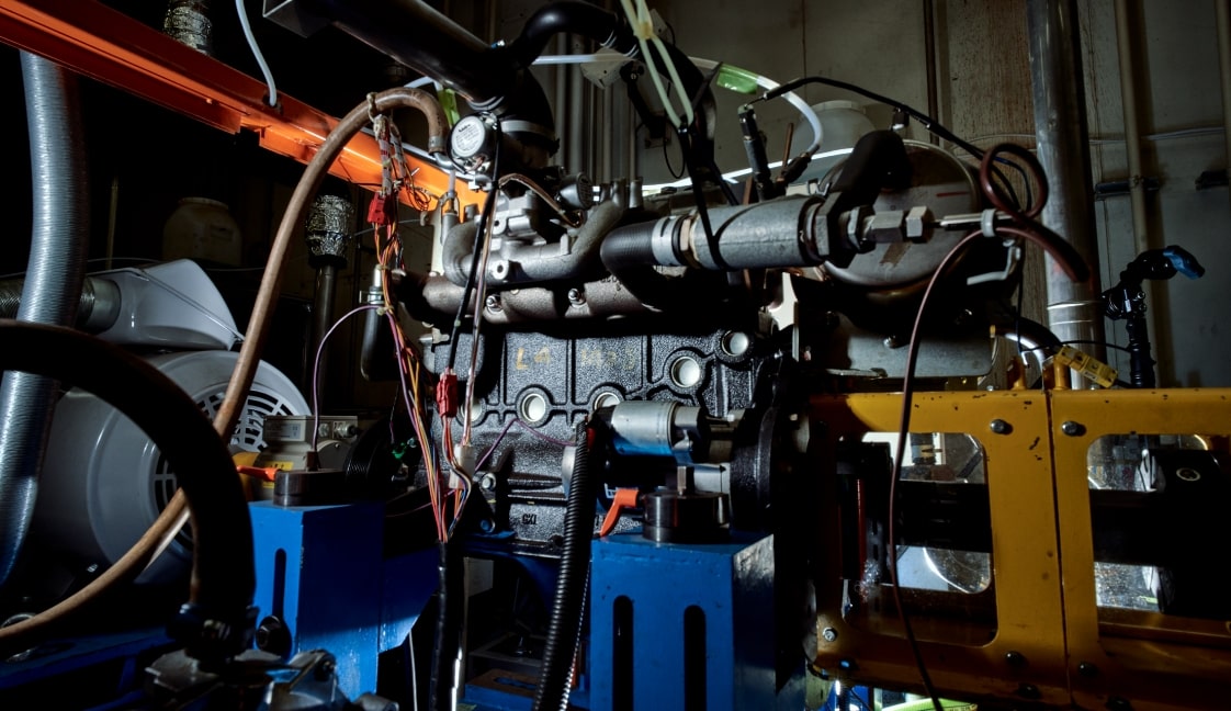 ガスヒートポンプエアコン(GHP)のエンジン試験室の画像