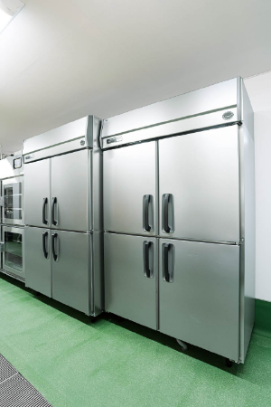 業務用冷蔵庫(たて型)の写真