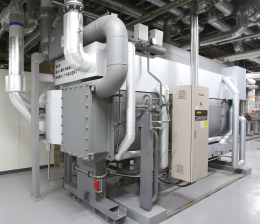 CP型ジェネリンクと同時期に設置された低温水一重効用吸収冷凍機