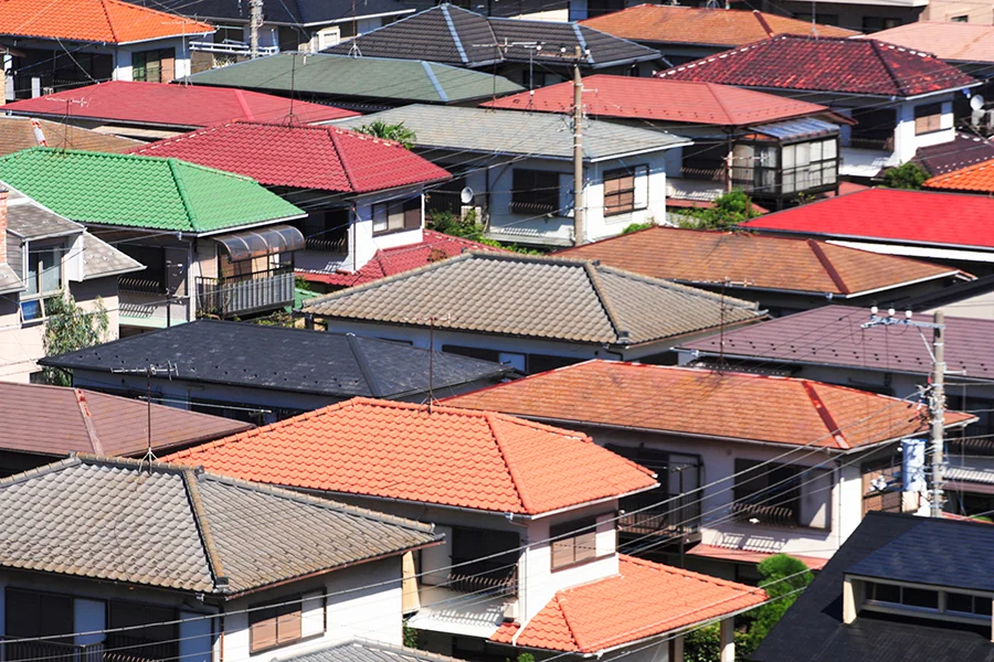 重い屋根と軽い屋根で耐震性に違いはある？