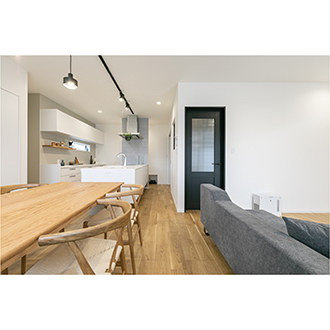 (株)フィールウッド