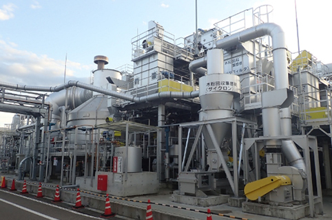 画像：バイオマスボイラ（群馬工場）