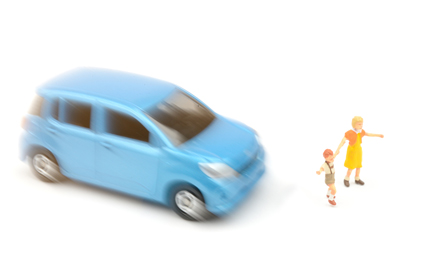 子供を事故から守るために（通学路付近の車での通行）