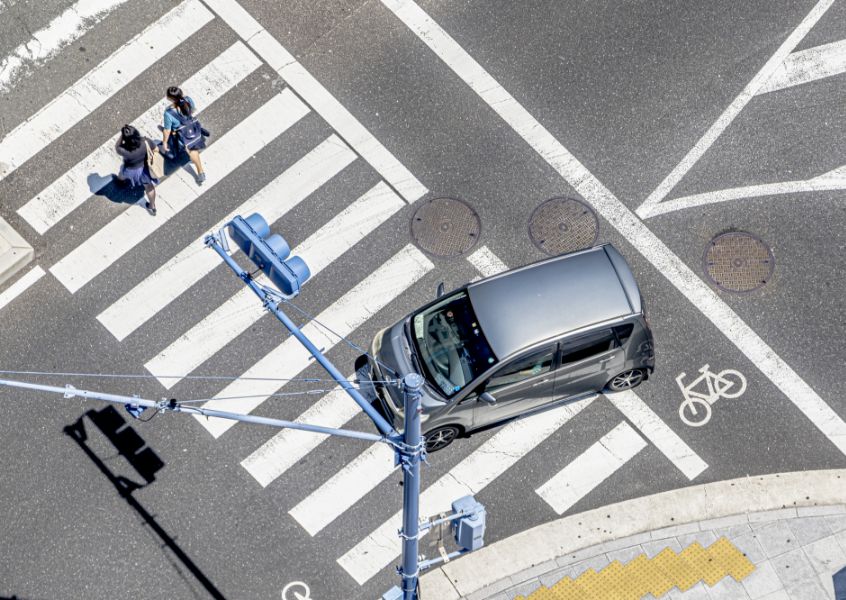 運転時の注意の仕方についての留意点と交差点での偏り例や対策