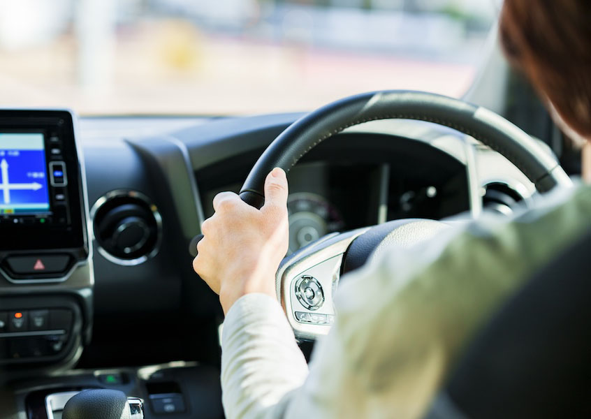 一般道路と高速道路における安全走行のポイント