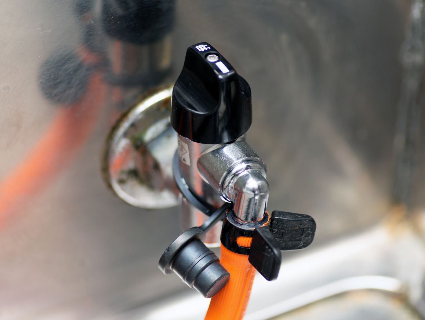 日ごろから元栓・ゴムホース・警報器などをチェック！