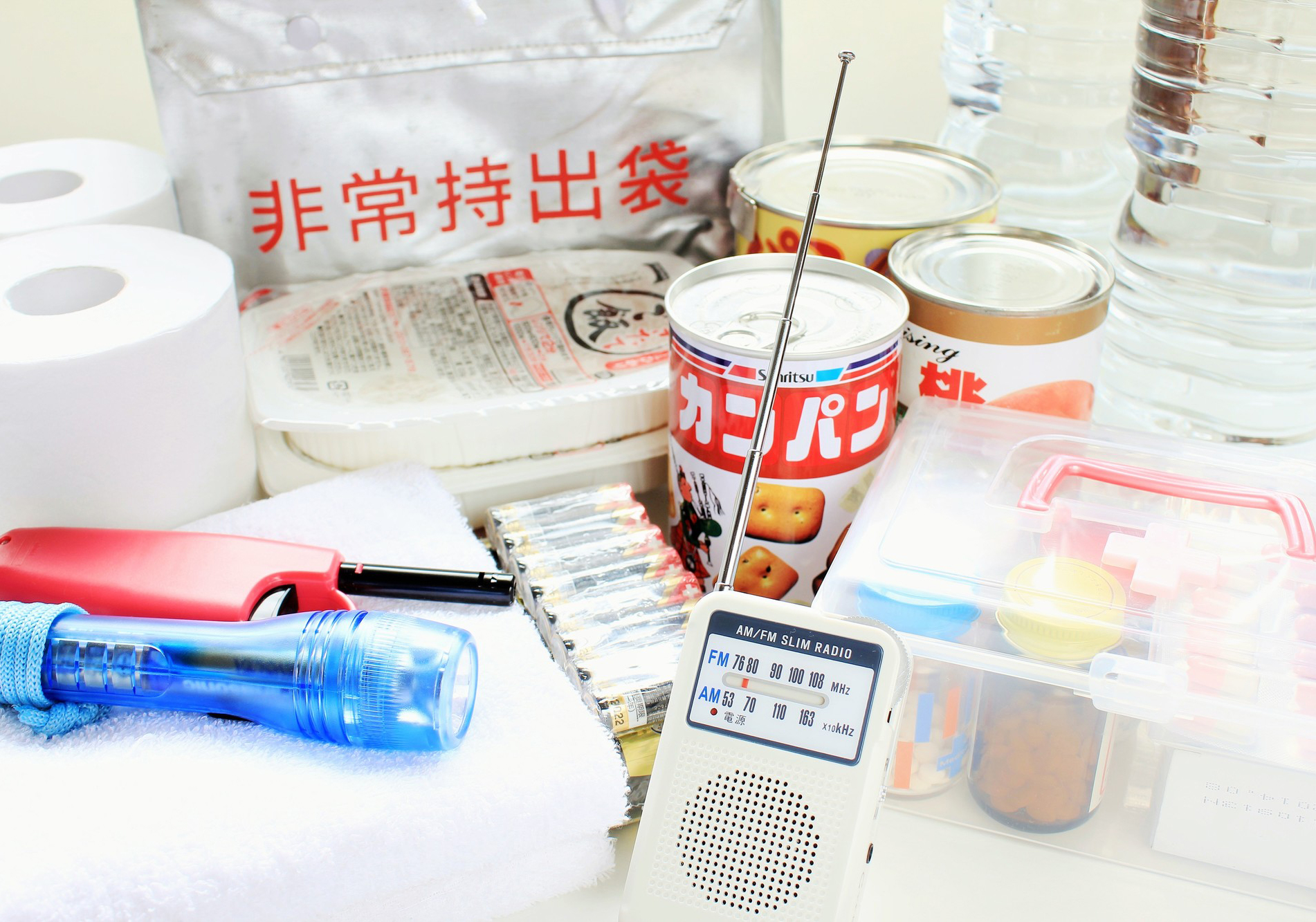 まずは定番の持ち出し品や備蓄品をチェック!