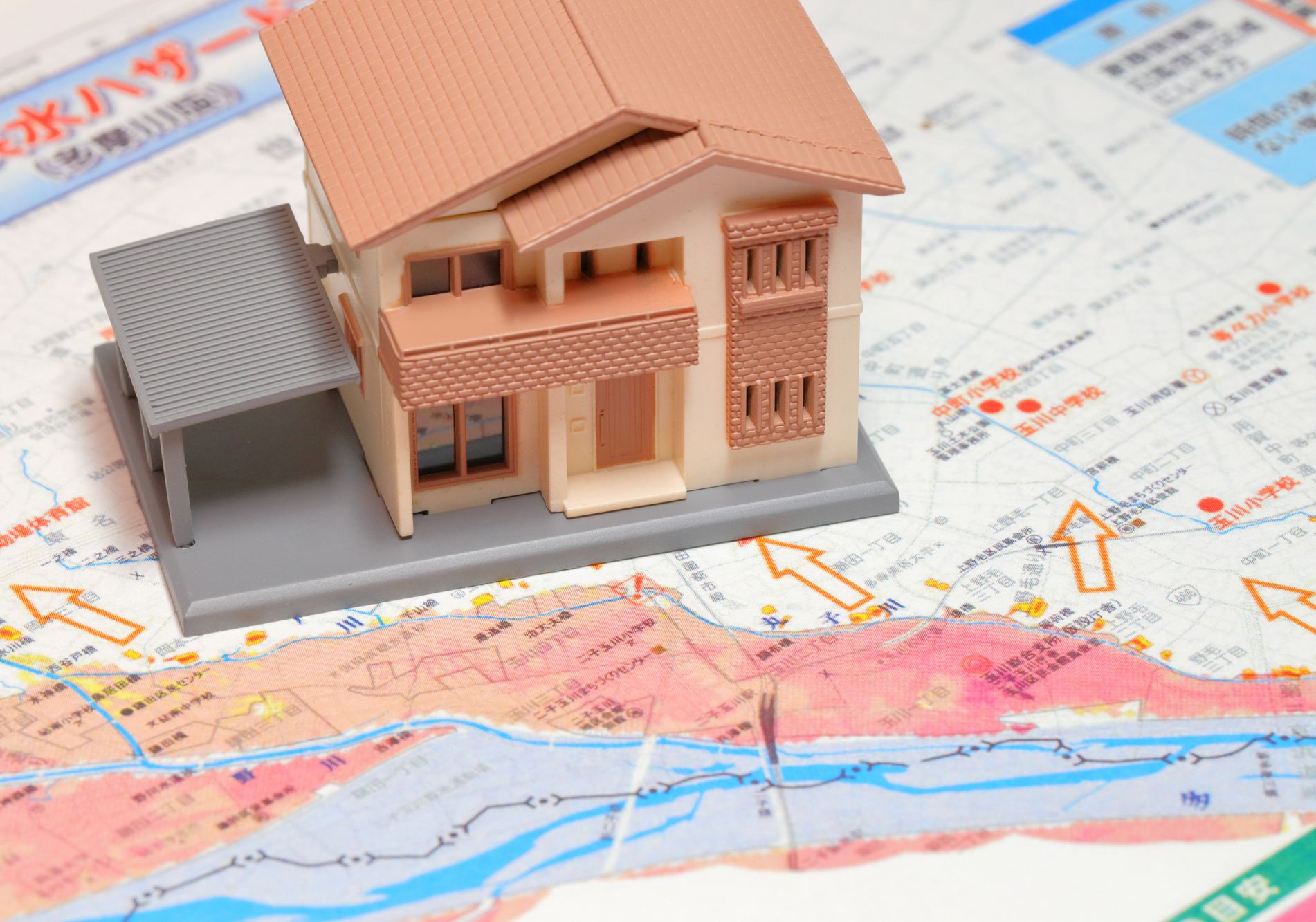 日ごろからハザードマップや古い地理資料のチェックを