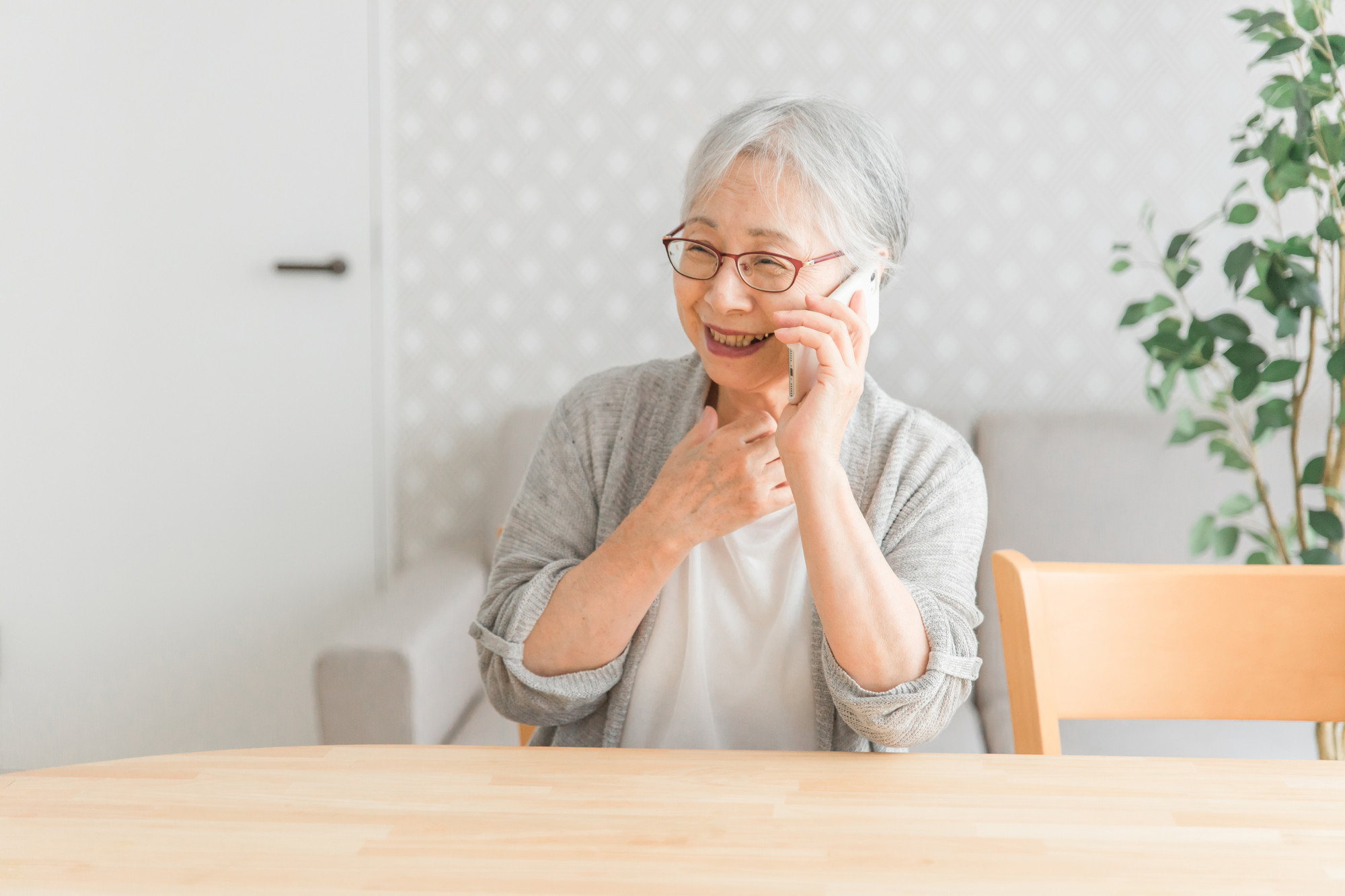 まずは契約している保険会社か代理店に相談を