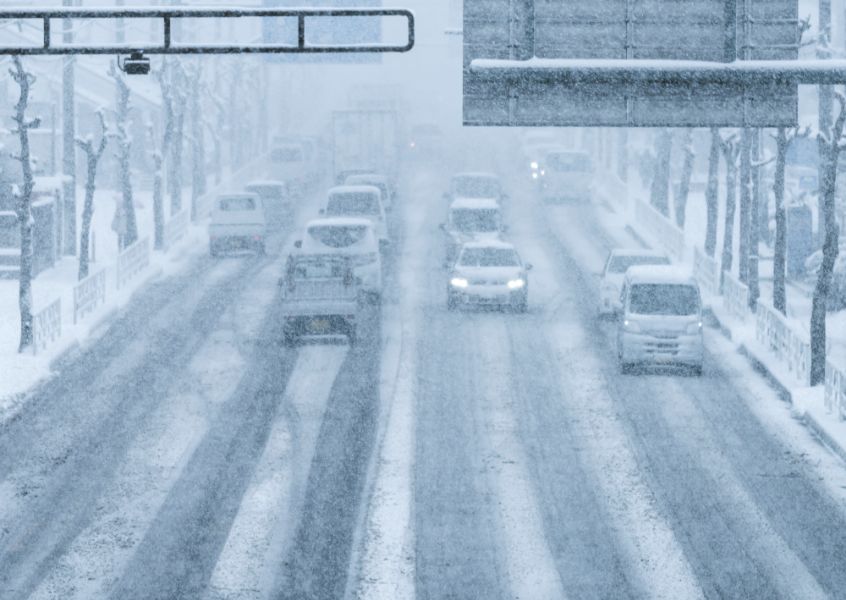 冬期の安全走行の基本・降雪時や積雪時の安全走行のポイント