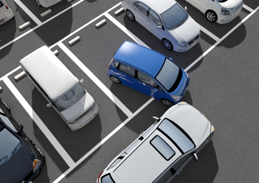 【自動車事故の約40％！】駐車場内事故の未然防止