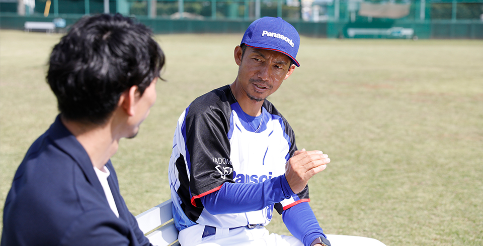 画像：鳥谷敬コーチのインタビュー