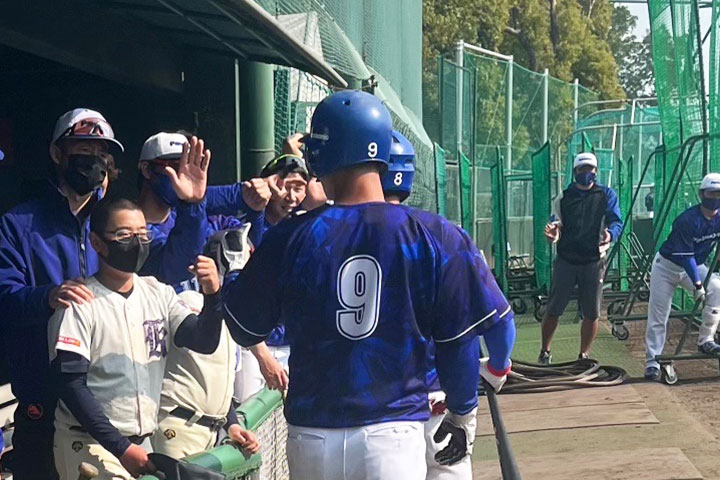 画像：ハイタッチ