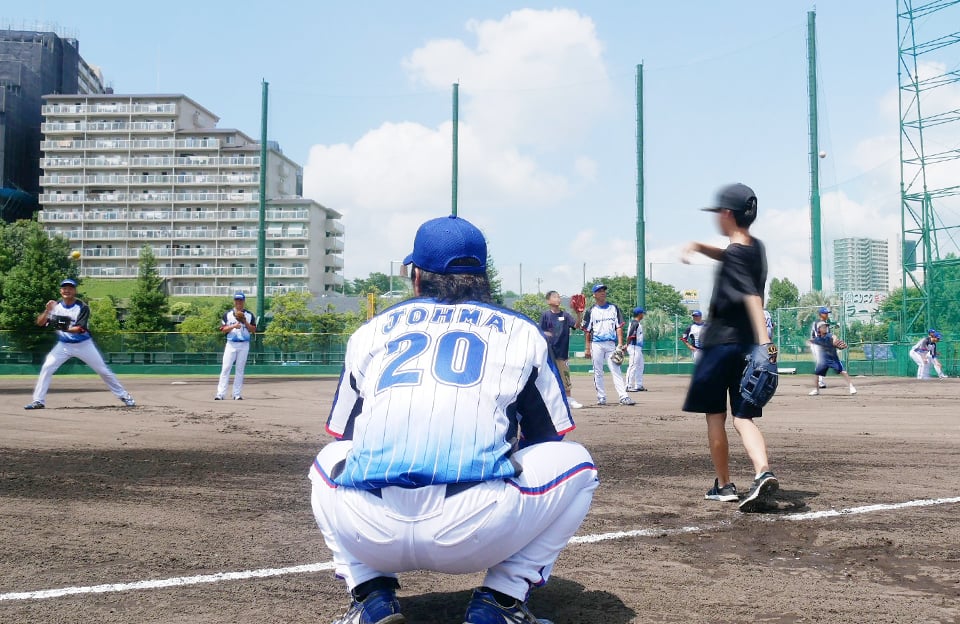 写真：選手と子どもたちが楽しく過ごした野球教室（1）