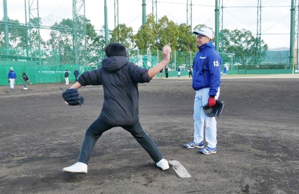 写真：マウンドから投げてみよう！