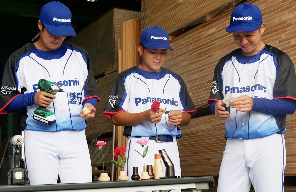 写真：加工作業場を見学①