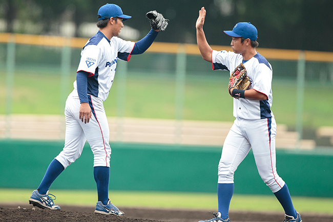 画像：與座選手と横田選手