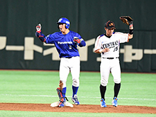 画像：田中選手の二塁打