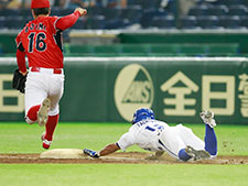 補強 立花選手の内野安打