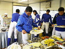 バイキング形式での昼食