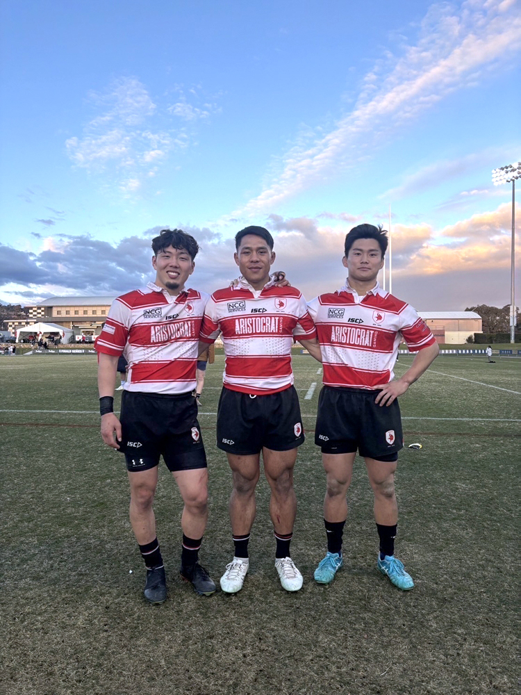 試合後、チームメイトと杏虎さんと